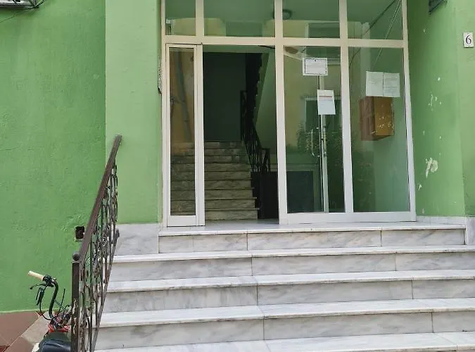 Apartment 2e Myslym Shyri