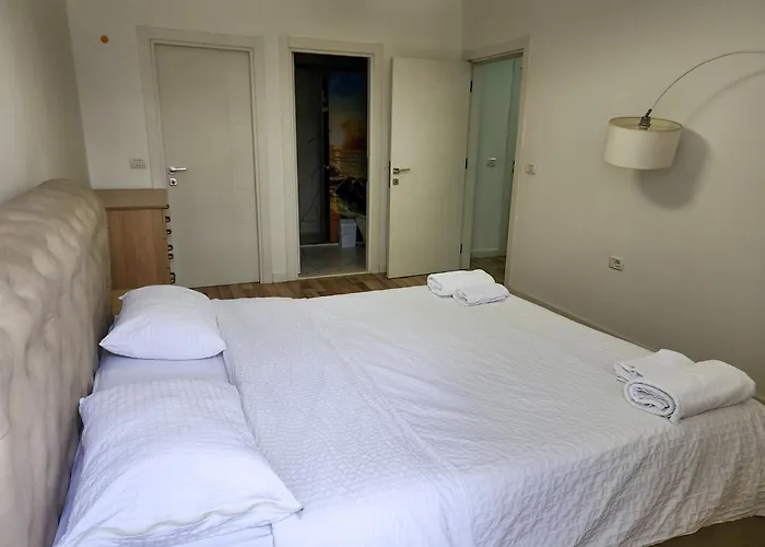 2e Myslym Shyri Apartment